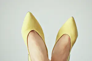 Hoe noem je een lage schoen zonder veters?